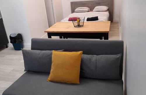 Tinqueux Appartement | LE WANDA JAUNE
