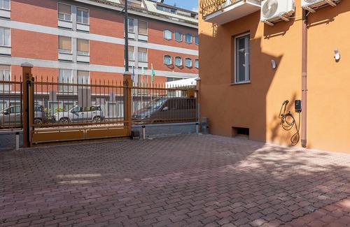 Milan Appartement | Leader Apartments 1 - Monzino - Hockey MSG Arena - Linate -