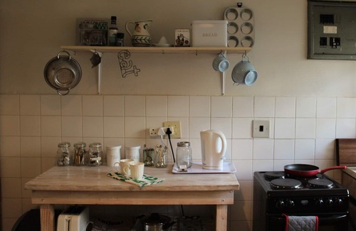 Rondebosch Appartement | Leafy Green, chaleureux appartement de 2 chambres au rez-de-chaussée