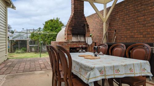 Queenscliff Maison | Learmonth Guesthouse - Queenscliff