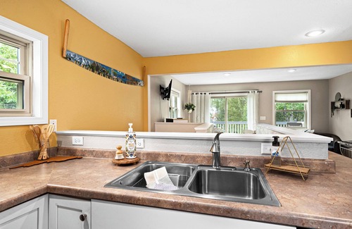 Duluth Maison | Leave it all behind when you stay in this charming Lakefront home on Fish Lake.
