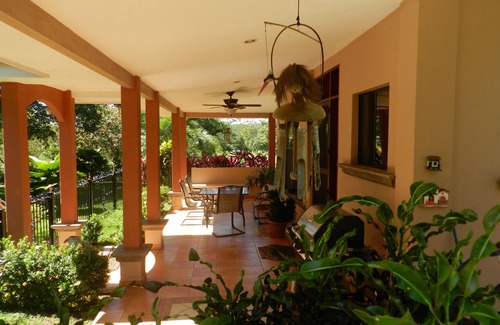 San Mateo Maison | Laissez le froid derrière vous, hiver au paradis tranquille et sécuritaire du Costa Rica