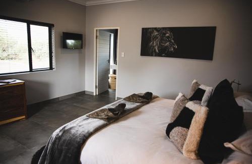 Tokologo Maison | Leeuwkop Hunting Safaris
