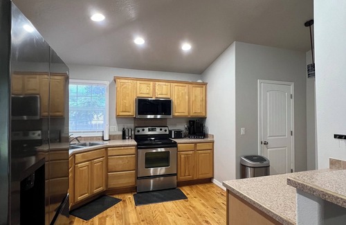 Mountain Home Maison | Legacy Park Retreat: Cozy 3BR Home in a Cul-De-Sac!