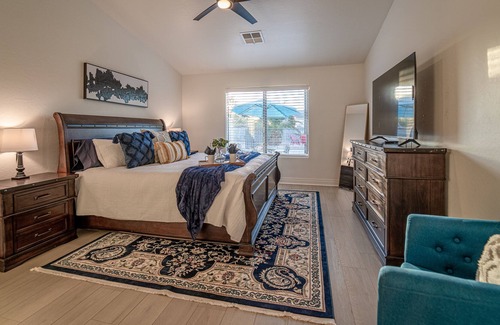 Queen Creek Maison | Legacy Sports Complex! Heated Sparkling Pool. Dog Friendly.