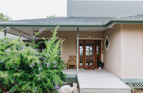 Hamakuapoko Maison | Maison légale de 3 chambres dans une petite ferme Haiku. Proche des plages et de Paia