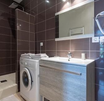 Bourg-en-Bresse Appartement | Legend- Parking privé Gratuit- Terrasse privée- Wifi - Convert - Alimentec