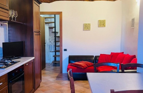 Castelnuovo di Val di Cecina Appartement | Legible Butterfly