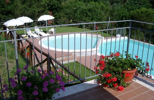 Castelnuovo di Val di Cecina Appartement | Legible Butterfly