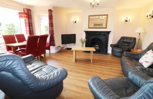 Shepton Mallet Maison | Leigh Holt