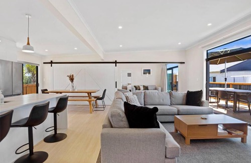 Waihi Beach Maison | Leisure on Leo