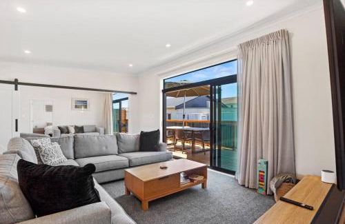 Waihi Beach Maison | Leisure on Leo