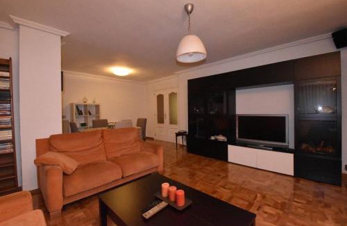 Valladolid Appartement | LEKKER&VIDA, Vivienda de Uso Turístico, céntrica, garaje en el edificio