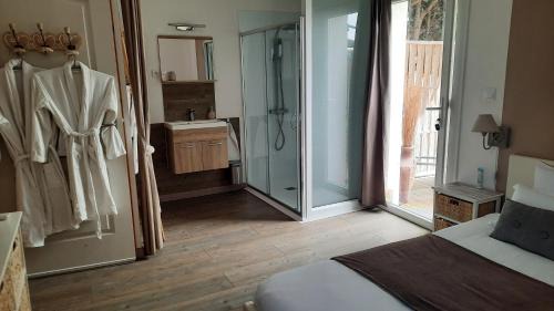 Malves-en-Minervois Lit Et Petit-Déjeuner | LeMasBlanc, Chambre d'hôtes & jacuzzi privé, au calme, 15min de Carcassonne