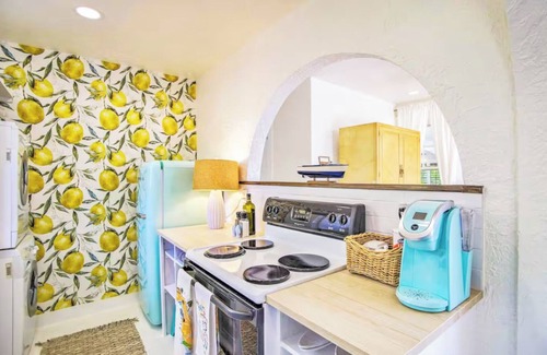 Palm Beach - West Palm Beach Cottage | Stylish, heated pool (shared), garden paradise!