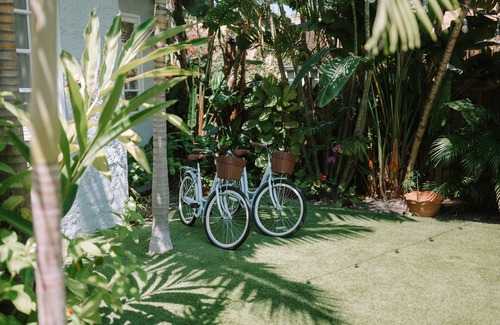 Palm Beach - West Palm Beach Cottage | Stylish, heated pool (shared), garden paradise!