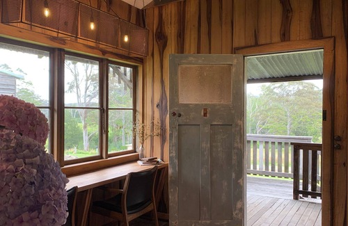 Brooman Cottage | Lemon Tree Cottage is a beautifully restore cottage from the early 1900's and is completely off grid