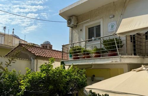 Karlovassi Appartement | Lemontree Retreat