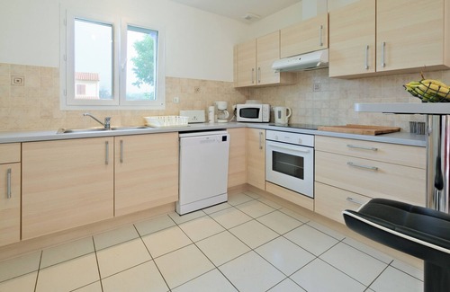 Savignac-les-Eglises Maison | Maison de vacances 'L'Enclos Avec Piscine Et Clim' avec piscine partagée, Wi-Fi et climatisation