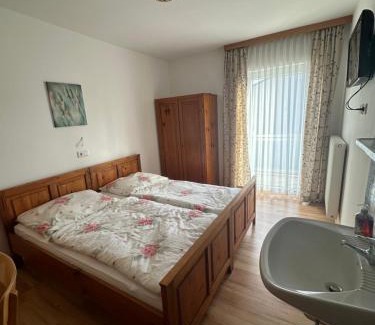 Bad Schallerbach Maison | Leo's Pension