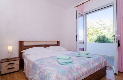 Brasina Maison | Chambre Leo - Chambre Double avec Balcon et Vue sur la Mer