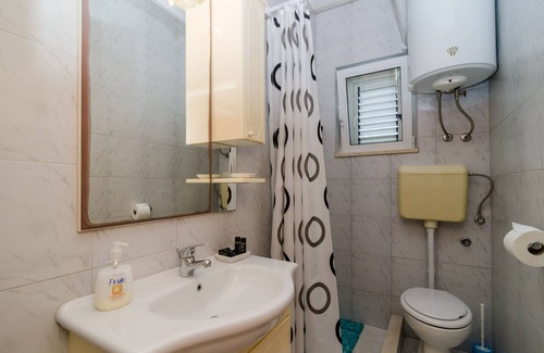 Brasina Maison | Chambre Leo - Chambre Double avec Balcon et Vue sur la Mer