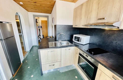 Forges-les-Bains Appartement | Léon : Appartement avec balcon à 300 m des Thermes