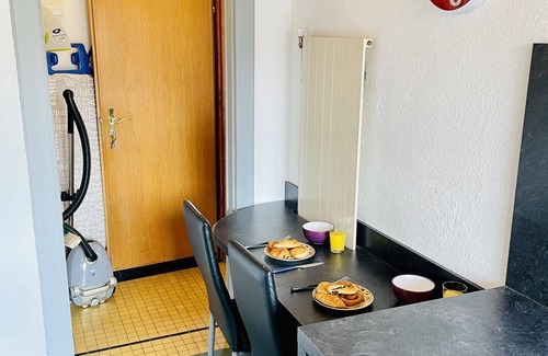 Forges-les-Bains Appartement | Léon : Appartement avec balcon à 300 m des Thermes