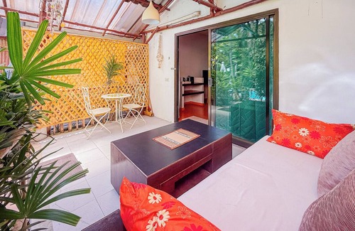 Nai Harn Station Balnéaire | Leon Oasis 3 Bungalow Piscine près de la plage de Nai Harn, Rawai.