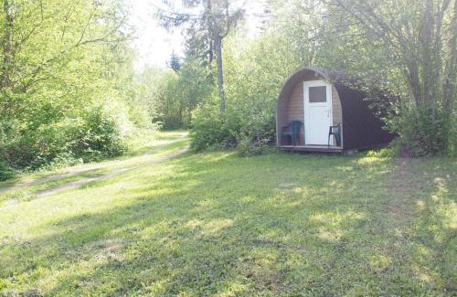 Laane-Viru County Autre | Lepakäbi metsamajakesed