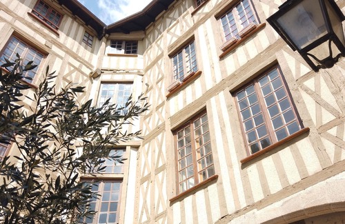 Limoges Appartement | L’Épicurien – Premium 32m² Studio in the Historic Heart of Limoges