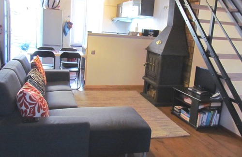 Leran Maison | Leran, Cottage dans village avec Patio, proche du lac de Montbel, WiFi gratuit