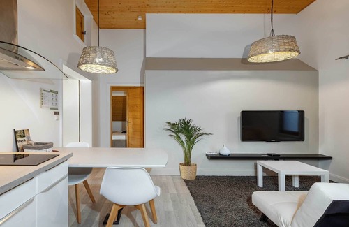 Pougny Appartement | Les Écureuils, Charmant appartement avec balcon - Vue sur parc et ruisseau