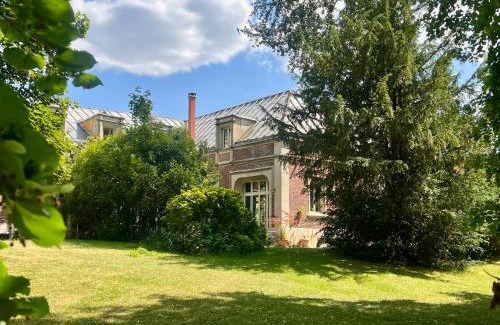 Boissy-Saint-Leger Maison | Les écuries du château