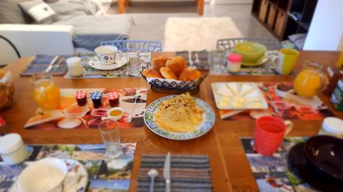 Lonny Lit Et Petit-Déjeuner | Les étangs du moulin d'Harcy