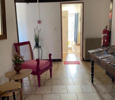 Binas Hôtel | Les Acacias