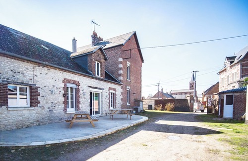 Monceau-le-Waast Maison | « Les agapes » Grand gîte de 350 m2 dans parc clôt jusqu’à 18 personnes.