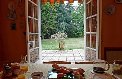 Le Mazeau Lit Et Petit-Déjeuner | les allées du château