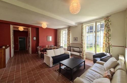 Versainville Maison | Les Arcades du Chateau