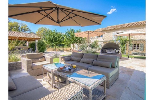 Les Baux-de-Provence Maison | Les Baux de Provence Villa-A palatial 5 bedroom luxury villa awaits you!