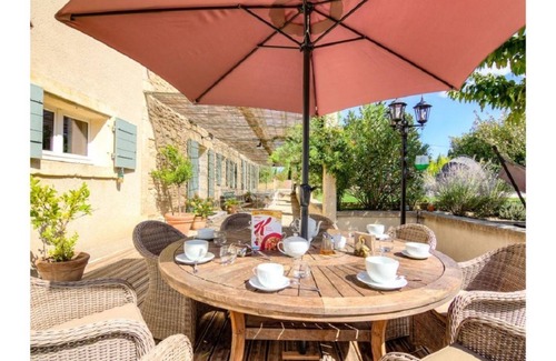 Les Baux-de-Provence Maison | Les Baux de Provence Villa-A palatial 5 bedroom luxury villa awaits you!