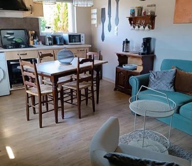 St-Michel-de-Double Maison | Les biches
