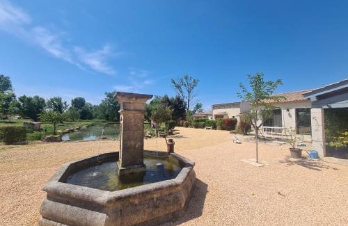 Piolenc Lit Et Petit-Déjeuner | Les Buisses en Provence
