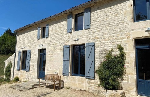 Echire Maison | Château des Loups - Les Cèdres Bleus