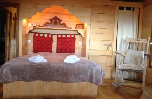 Urval Maison | Les Cabanes du Tertre