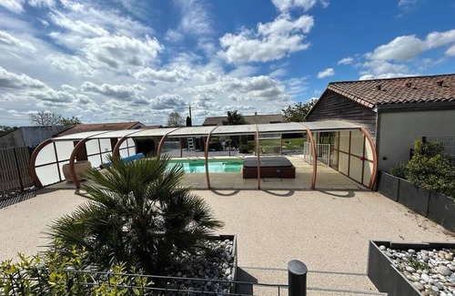 Cherveux Maison | Le Hameau 1936 grand gîte, réunions familiales, entre amis, entre collègues