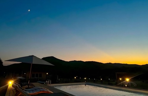 Occhiatana Chalet De Ski | 'Les Chalets De Tesa' with Mountain View, Wi-Fi and Air Conditioning
