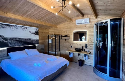 Occhiatana Lit Et Petit-Déjeuner | 'Les Chalets De Tesa' with Mountain View, Wi-Fi and Air Conditioning