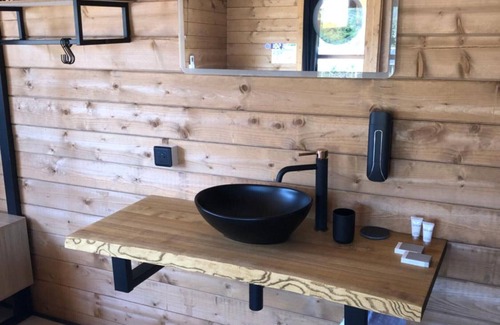 Occhiatana Lit Et Petit-Déjeuner | 'Les Chalets De Tesa' with Mountain View, Wi-Fi and Air Conditioning