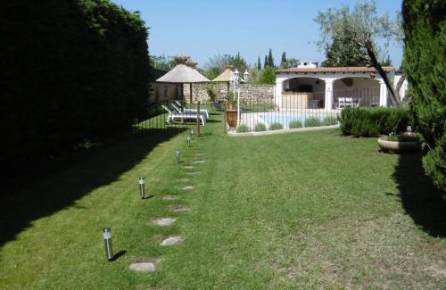 Aramon Maison | Les chambres d'hôtes d'Eloïse, piscine privée